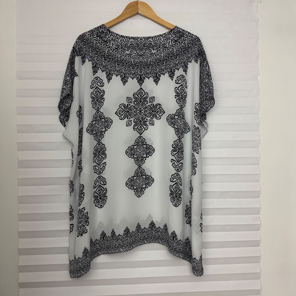 Catherines Womens 2X Tunic Black White Medallion Paisley Chiffon Boho Top 22/24W